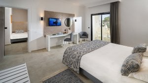 Double interconnecting rooms