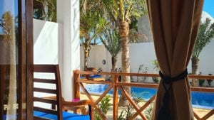 Double pool view room