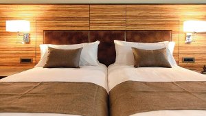 Double Room (Communicated)
