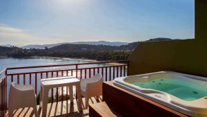 Suite with outdoor Jacuzzi & panoramic Sea View