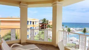 Junior Suite Deluxe Ocean Front