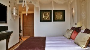 Queen Standard Room ~ Balcony or terrace