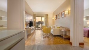 Hotel Deluxe Family Suite