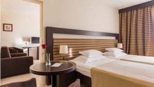 Rodinná izba 4+1 connected (hotel, balkón, morská strana)