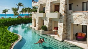 Romance Master Suite Swim Out