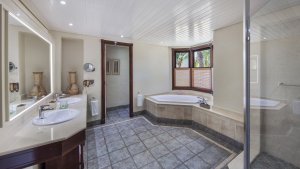Zen Suite Beachfront - Adult only
