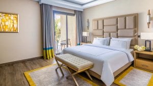 Lagoon Deluxe Suite King Bed Sea View