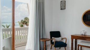 INTERCONNECTING FAMILY ROOM