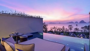 Premium Ocean Pool Suite - King