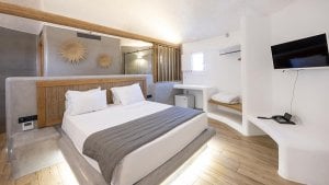 Honeymoon windmill Suite with shared pool