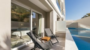 Swim Up Room (Pool View) A3