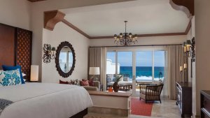 Casita Junior Suite – Oceanfront with Infinity Pool
