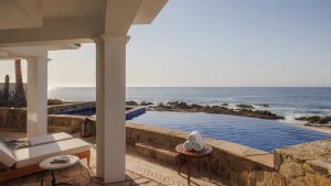 Casita One Bedroom Suite – Oceanfront with Infinity Pool