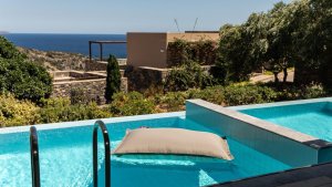 DELUXE JUNIOR SUITE WITH INDIVIDUAL POOL