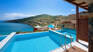 DELUXE SEA VIEW ROOM WITH INDIVIDUAL POOL