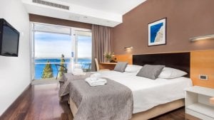 Dvojlôžková izba štandard s možnosťou prístelky (hotel - hl. budova), morská strana