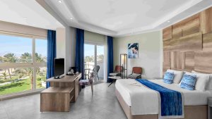 Panoramic Suite Sea View Adults +16