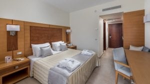 Junior Suite so zdieľaným bazénom, výhľadom more