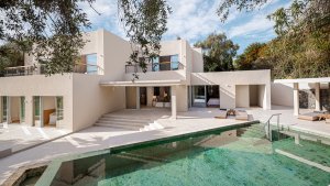 DREAM VILLA BEACHFRONT PRIVATE POOL, 3 BEDROOM