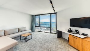 One Bedroom Apartment with Sea View