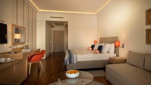 V Level Suite for 2+1 Spectacular seaview