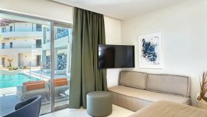 Pure Luxe Junior Suite Swim Up