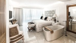 Deep Blu Deluxe Sea View Guest Room