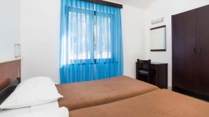 Apartmán 2+2 (balkón, park strana)