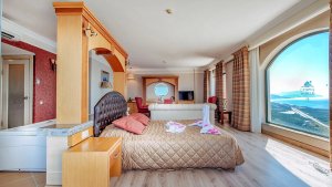 Corner Suite