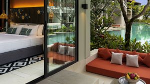 Deluxe Pool Access with 1 king size bed