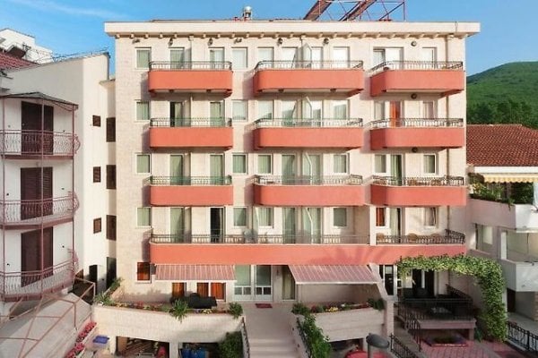 Ivona Apartments