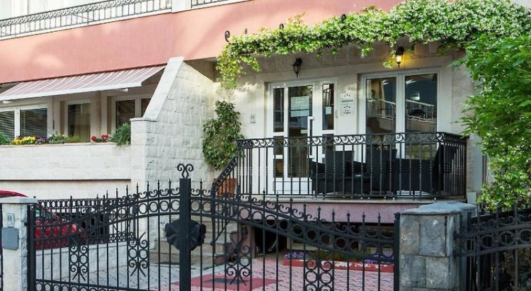 Ivona Apartments