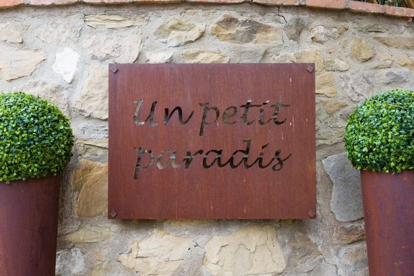 Un Petit Paradis