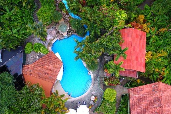 Si Como No Resort & Wildlife Refuge