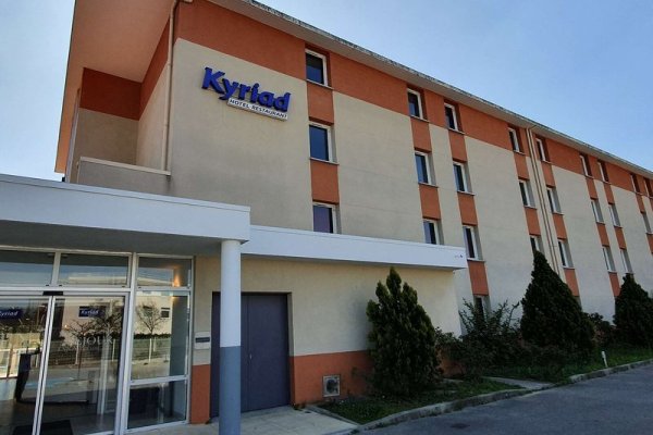 Kyriad Aix Les Milles  Plan de Campagne