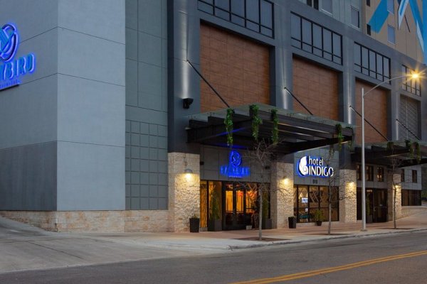 Hotel Indigo Austin Downtown  University