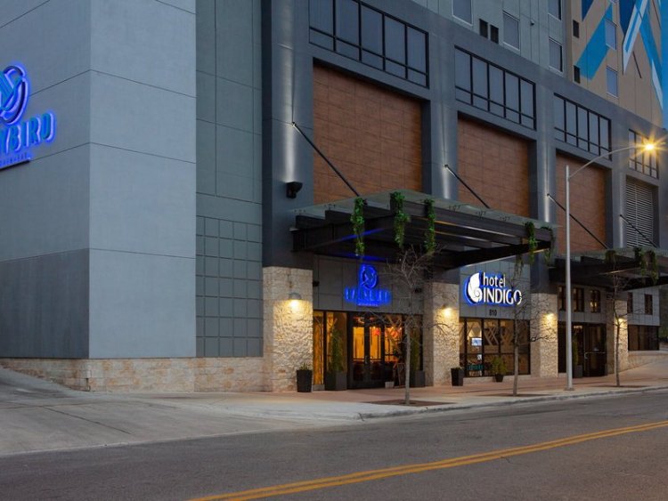 Hotel Indigo Austin Downtown  University