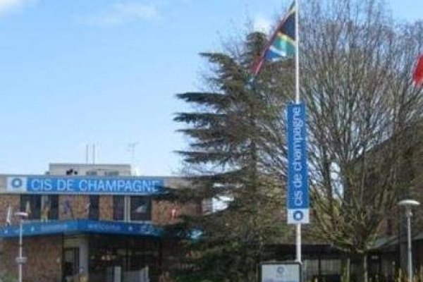 CIS De Champagne - Hostel