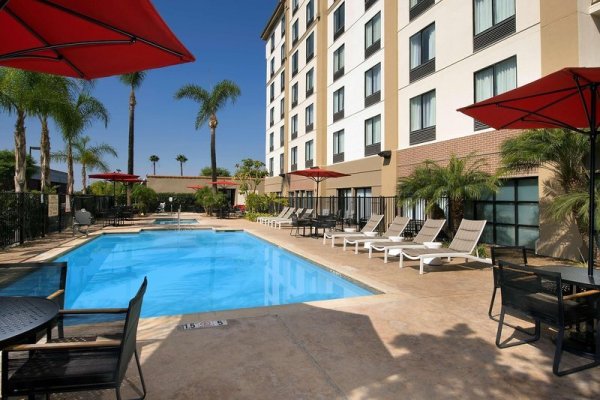 Hampton Inn & Suites by Hilton Anaheim / Garden Grove