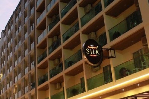 Hemingways Silk Hotel