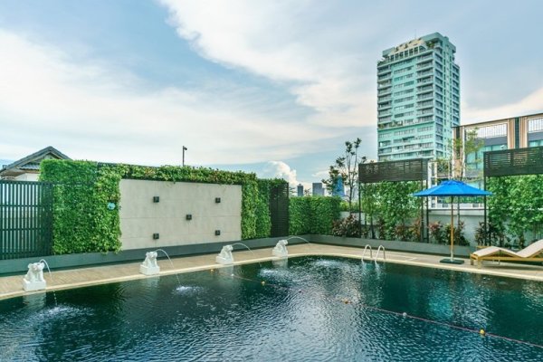 Centre Point Sukhumvit Soi 10