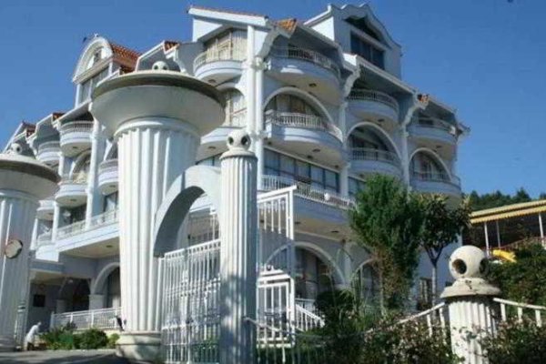 Eklips Hotel