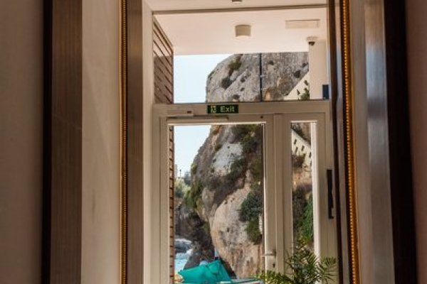 Blu Waters Boutique Hotel