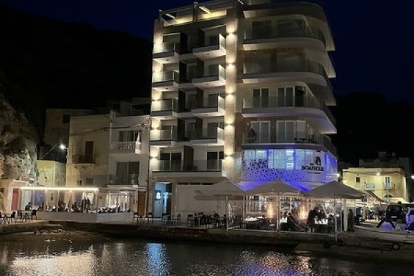 Blu Waters Boutique Hotel