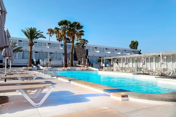 Arena Dorada Apartments