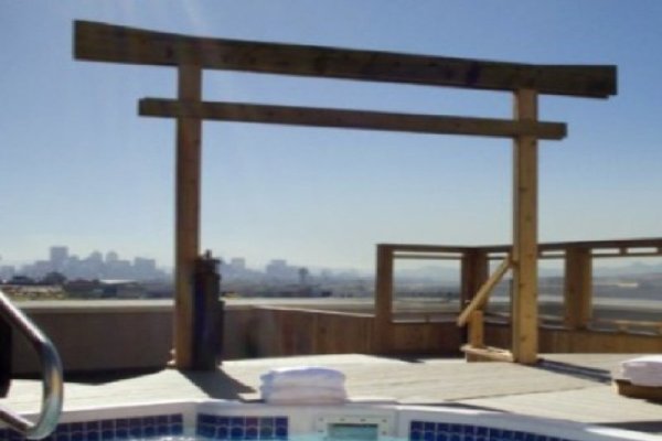 Acclaim Hotel by Clique