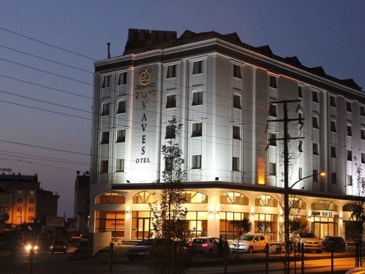 Grand Vaves Hotel
