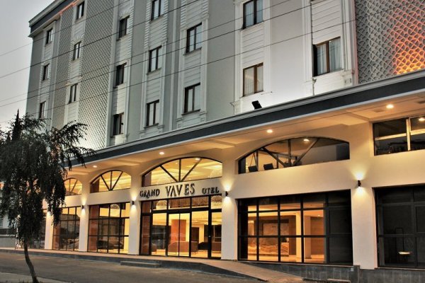 Grand Vaves Hotel
