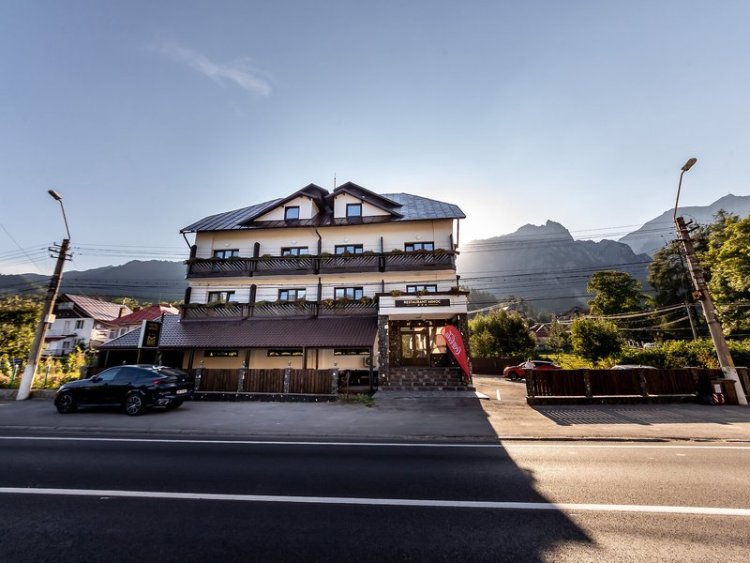 Suru Hotel