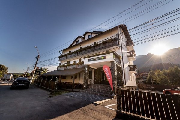 Suru Hotel